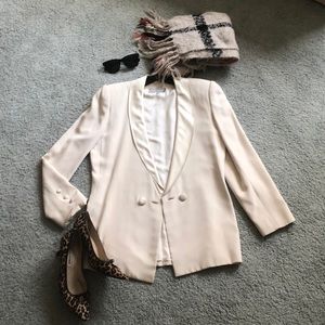 CAROLINA HERRERA white boyfriend tuxedo blazer